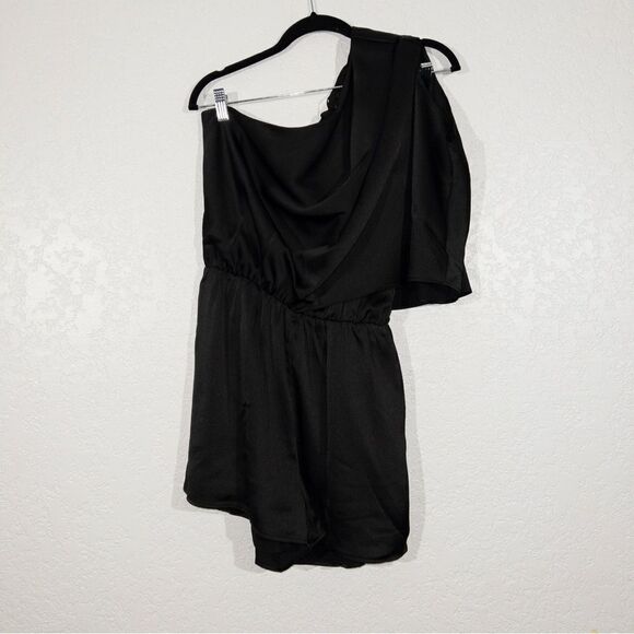 NWT Mittoshop Black One Shoulder Satin Romper Size Small - Picture 2 of 12